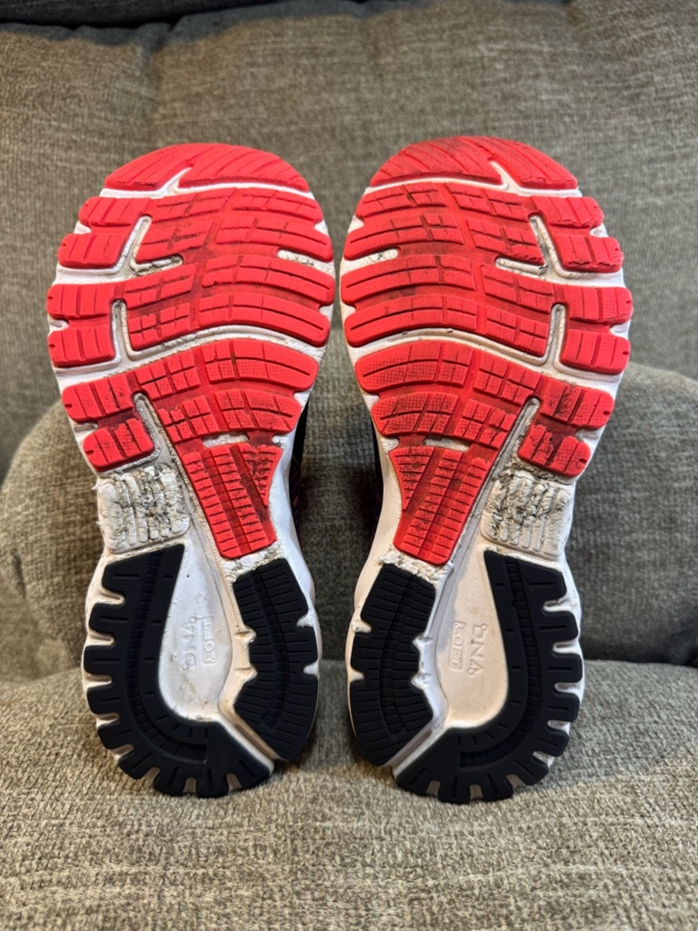 Brooks Adrenaline GTS 19 Women’s Running Shoes Black Purple and Coral Size 9 - Picture 8 of 11